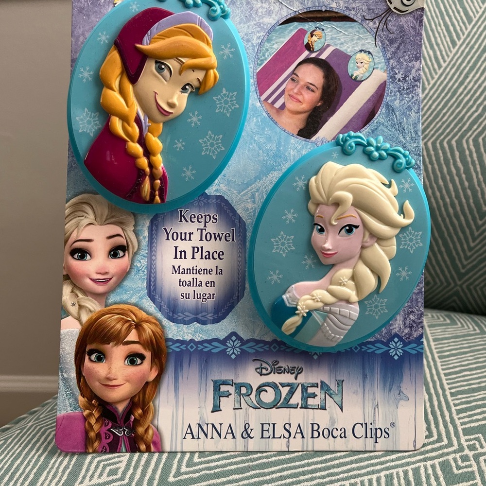 Disney Frozen Elsa & Anna Boca Towel Clips for Chair 2 Clips
